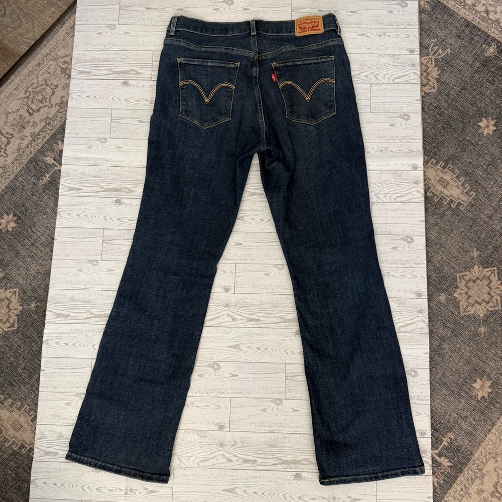 Levi's Women's Medium Wash Bootcut Jeans - Picture 2 of 12